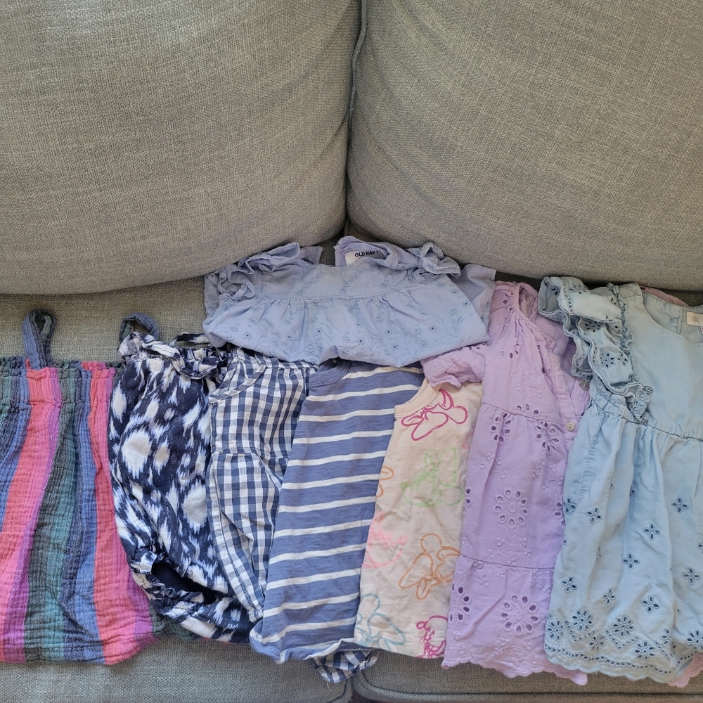 Baby girl dresses bundle size 12-18 m Zara, Baby Gap, Cat and Jack